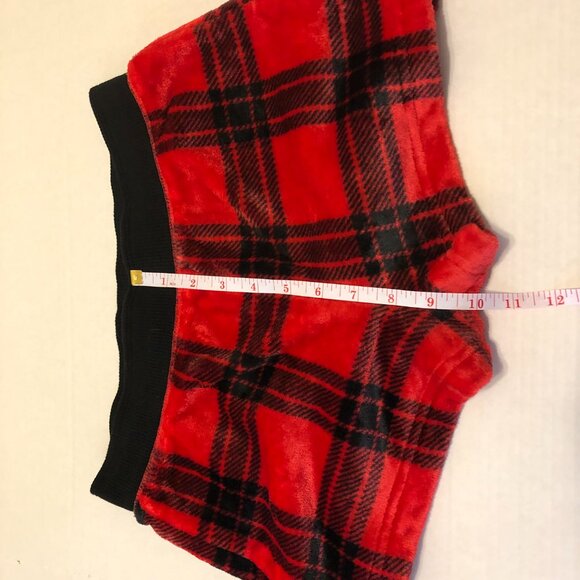 🩳 PINK Victoria's Secret Fleece Red & Black Checkered Shorts – Extra Size Small - Picture 5 of 8